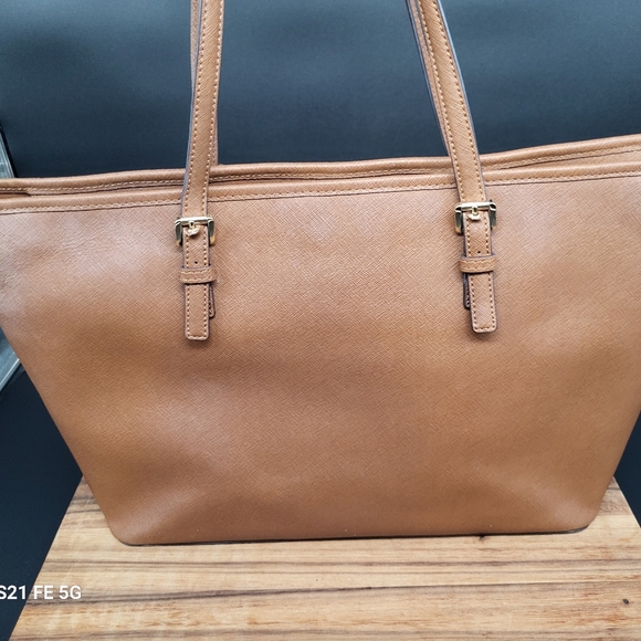 Huge! Michael Kors Brown Tote Bag With Gold Finishings, 18×10×6, EUC - Picture 2 of 6